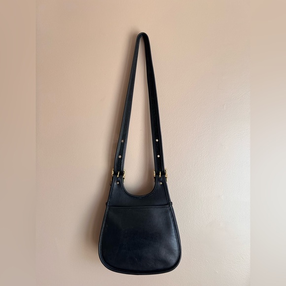 Vintage 1996 Coach Crescent Berkeley Saddlebag with Brass Hardware - Picture 2 of 16